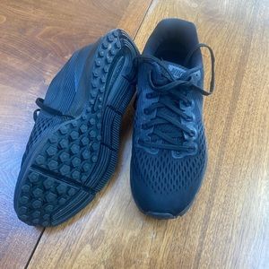 Nike 8.5usa women sneakers worn once